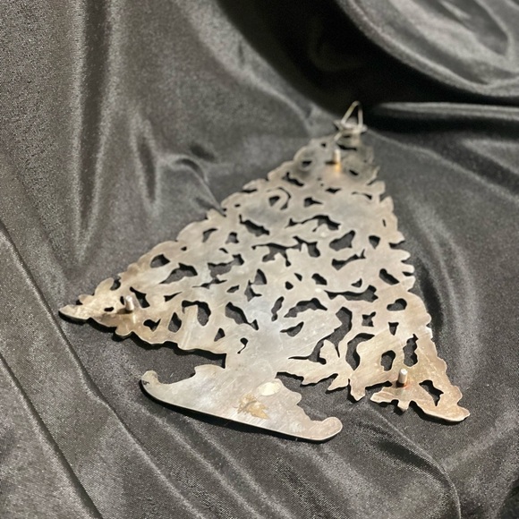 Vintage Christmas Tree metal trivet, hot plate, wall hanging - Picture 10 of 13